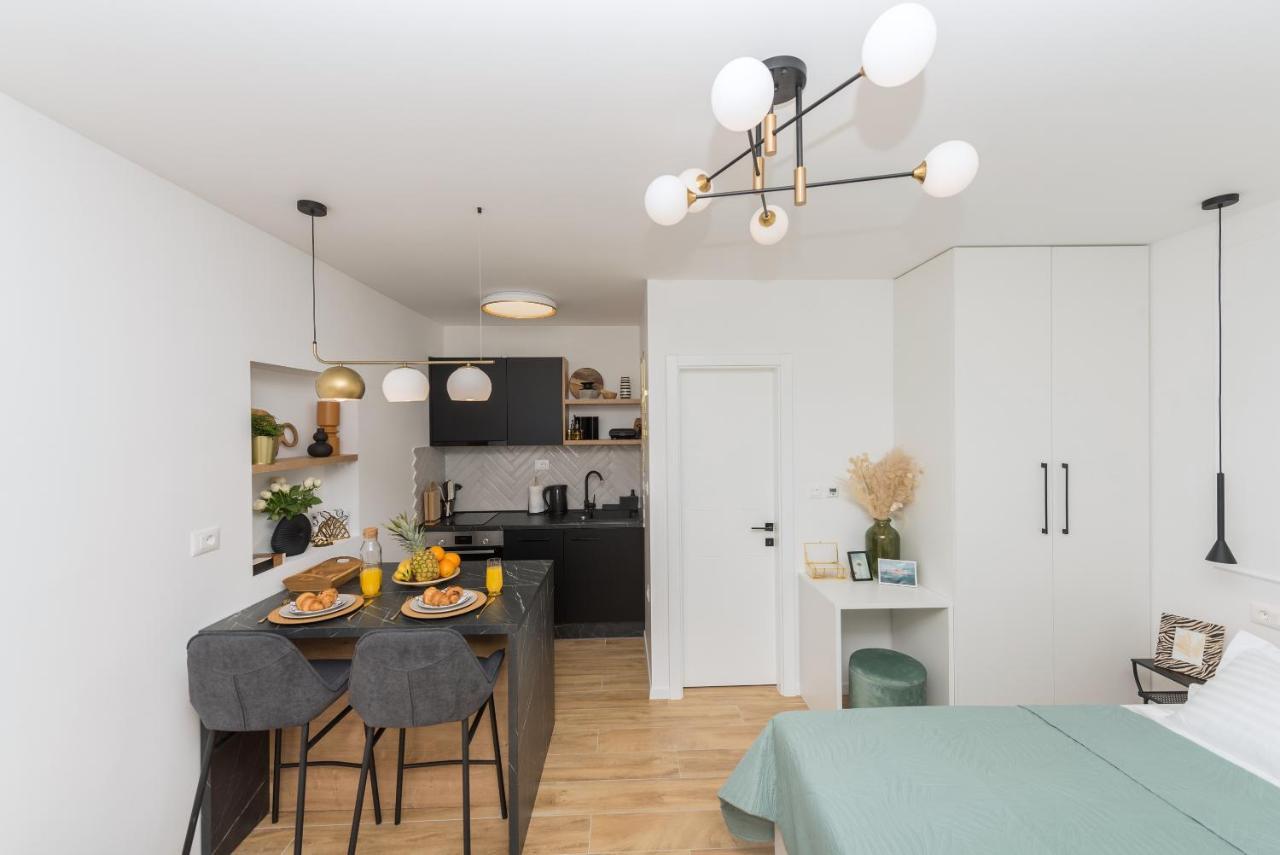 Studio Apartment Bianco, Near Beach, Free Parking, Wi-Fi Макарска Экстерьер фото
