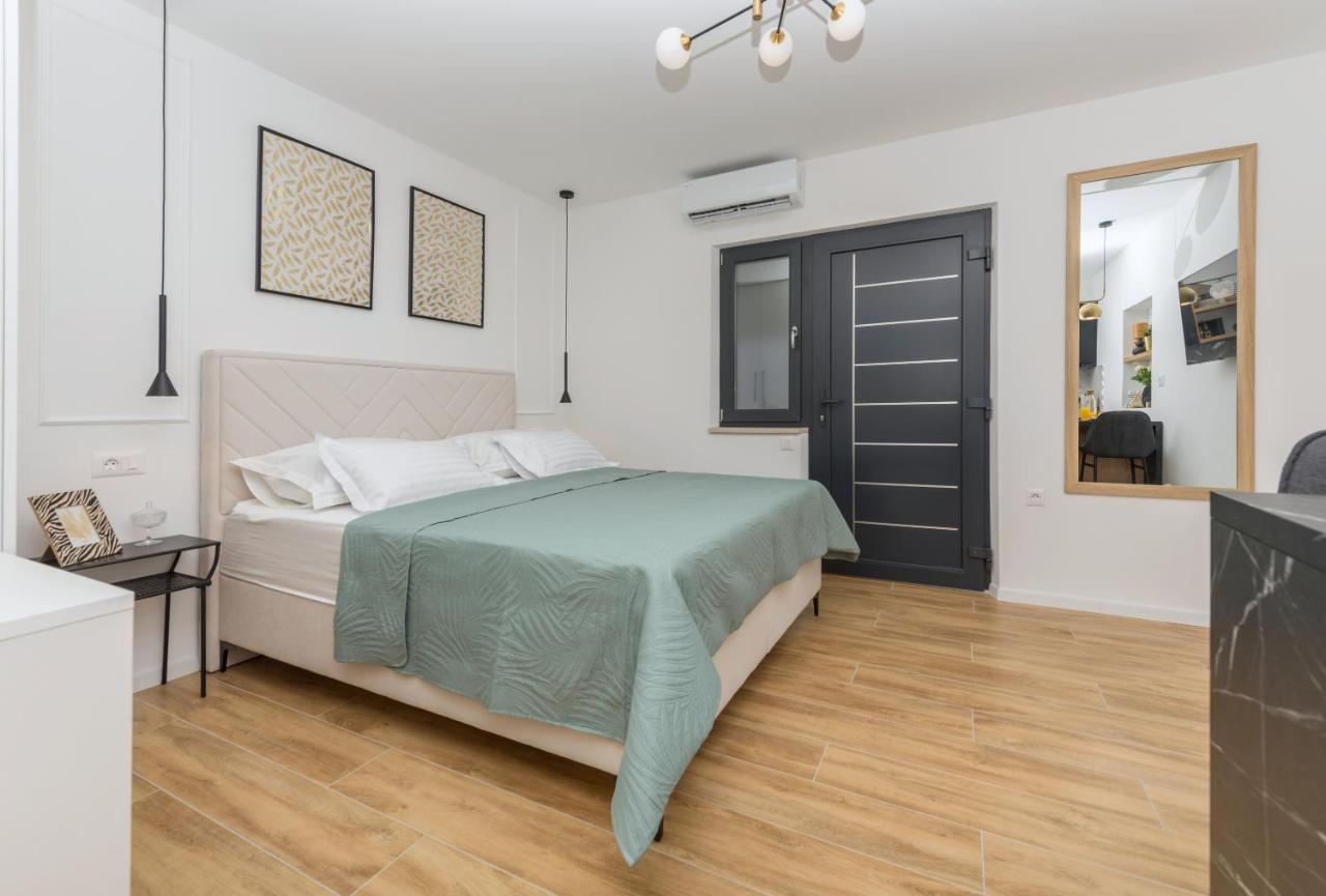 Studio Apartment Bianco, Near Beach, Free Parking, Wi-Fi Макарска Экстерьер фото