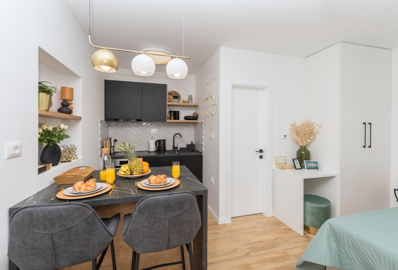Studio Apartment Bianco, Near Beach, Free Parking, Wi-Fi Макарска Экстерьер фото